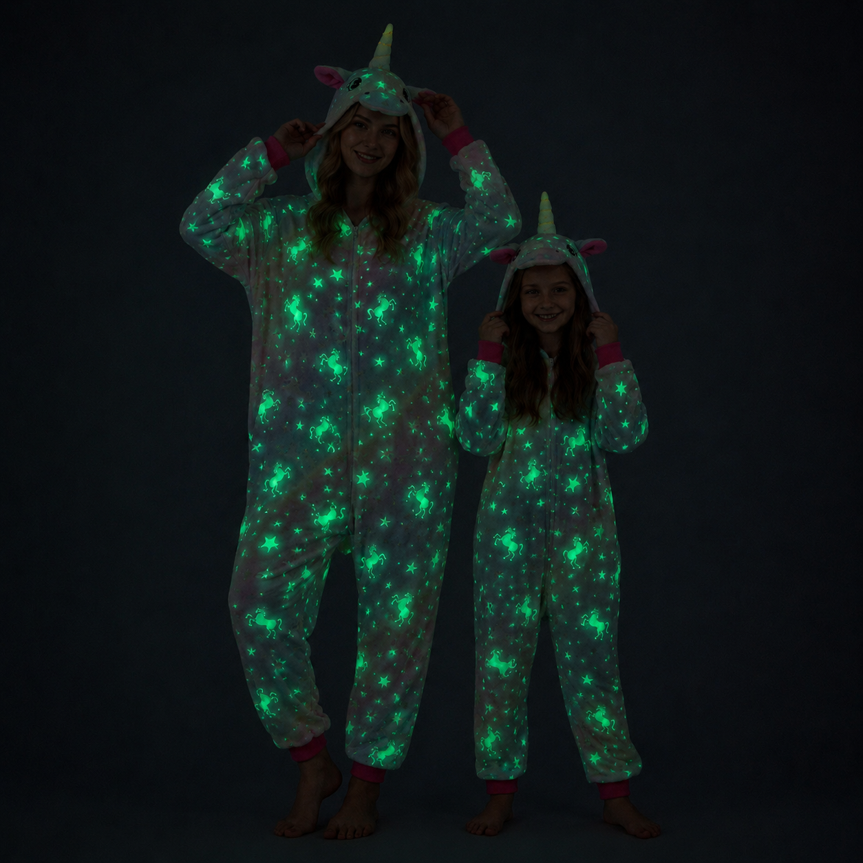 PIŻAMA JEDNOROŻEC ŚWIECĄCY W CIEMNOŚCI FIOLET ONESIE - obrazek 3
