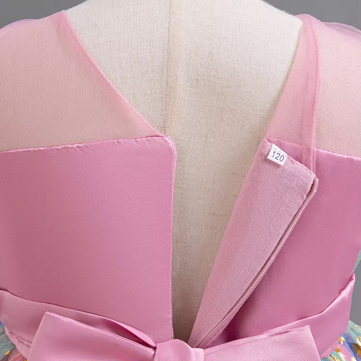 SUKIENKA RITA Z CEKINAMI TĘCZOWA / R.100-140 - obrazek 3